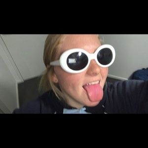 Meet your Posher, Ella